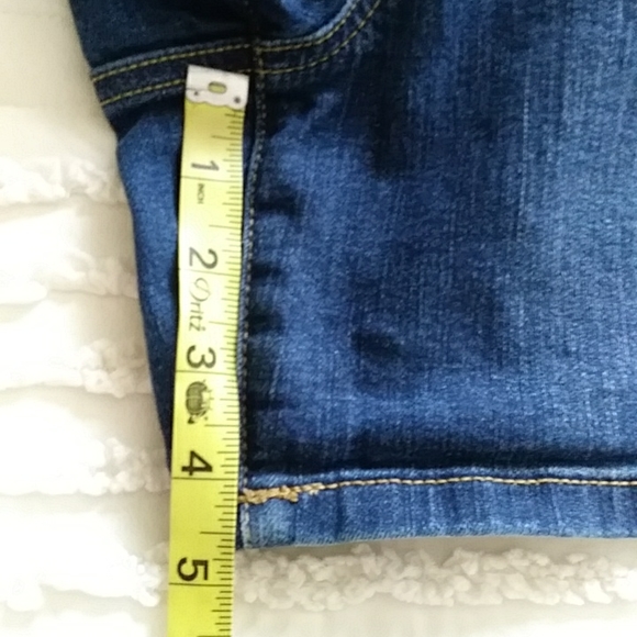 Lane Bryant Mid-Rise Girlfriend Short Flex Shorts - Picture 12 of 12